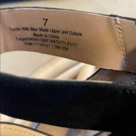 Black heels - Picture 3 of 4